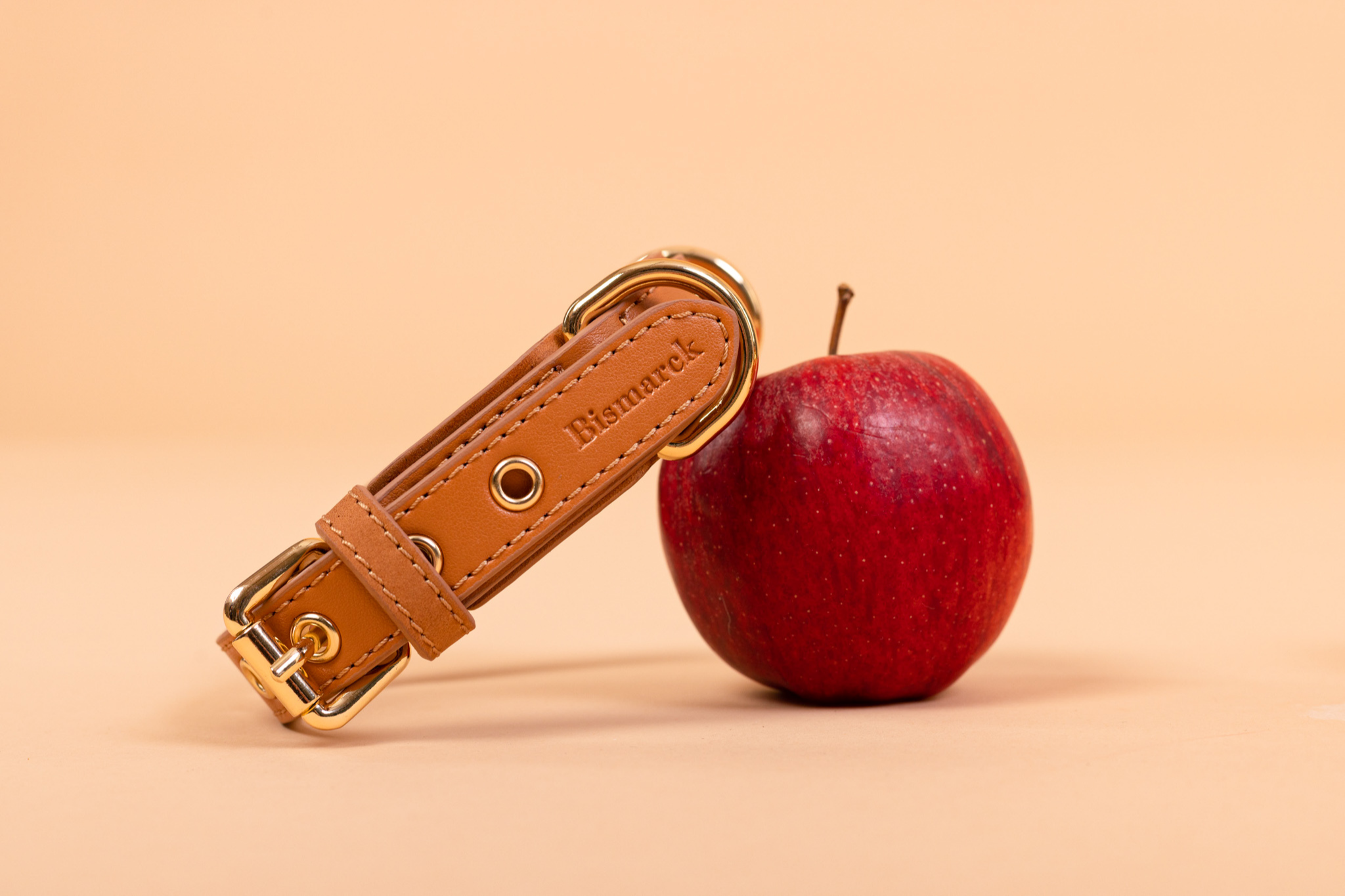 Halsband aus Apfelleder in Kamel