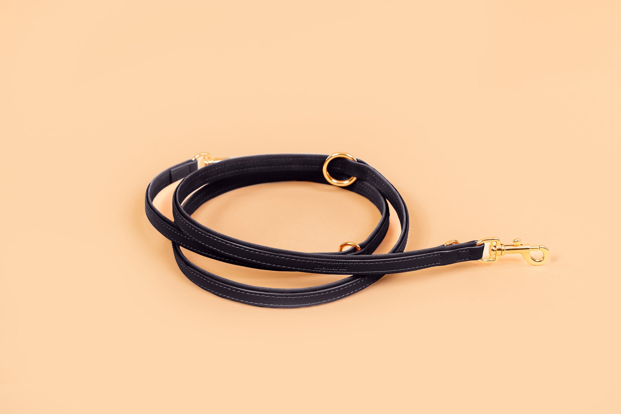 Apple Leather Leash in Royal Blue